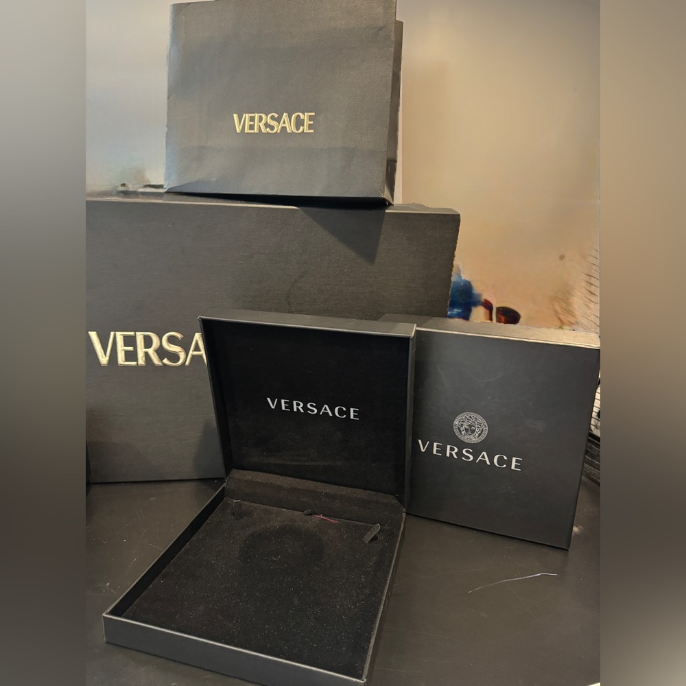 Empty Versace boxes - Picture 4 of 5